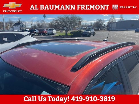 Used 2024 Chevrolet Trax ACTIV w/ Sunroof Package FWD image 5