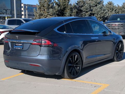 Used 2018 Tesla Model X 75D image 5