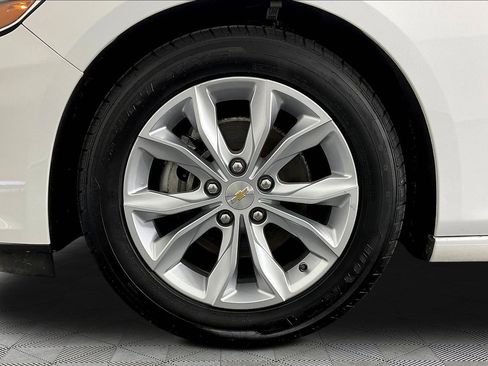Used 2023 Chevrolet Malibu LT FWD image 32
