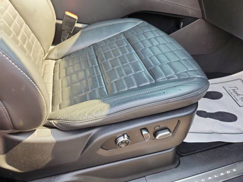 Used 2021 Cadillac Escalade Sport Platinum image 69