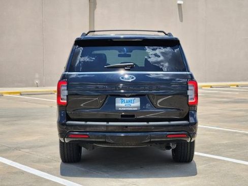 Used 2023 Ford Expedition Limited RWD image 6