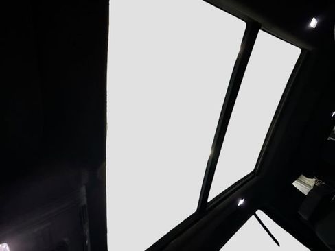 Used 2021 GMC Yukon Denali w/ Denali Premium Package image 24