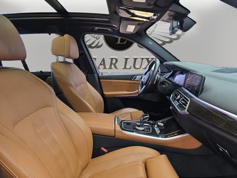 Used 2019 BMW X5 xDrive50i w/ M Sport Package AWD/4WD image 14