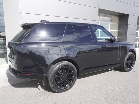 New 2026 Land Rover Range Rover SE image 4