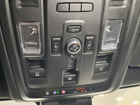 Used 2023 GMC Yukon Denali Ultimate AWD/4WD image 48