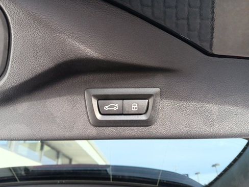 Certified 2025 BMW X7 M60i image 10