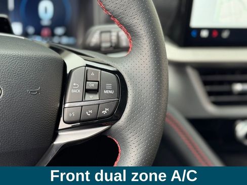 Used 2025 Ford Explorer ST-Line image 11