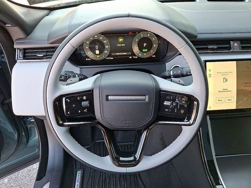 Used 2026 Land Rover Range Rover Velar Dynamic SE AWD/4WD image 11
