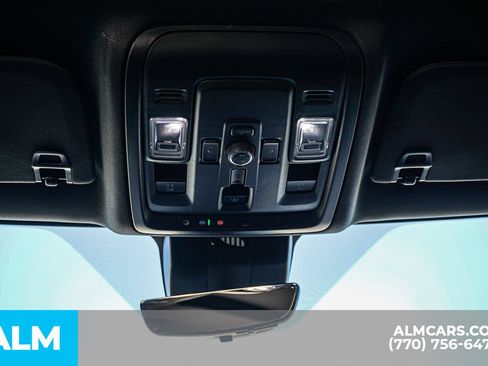 Used 2025 Chevrolet Suburban High Country AWD/4WD image 66
