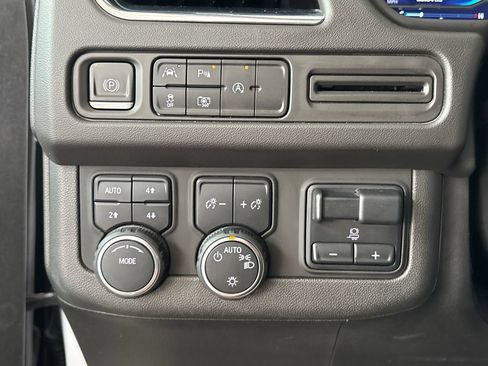 Used 2023 Chevrolet Tahoe LT w/ Luxury Package AWD/4WD image 58