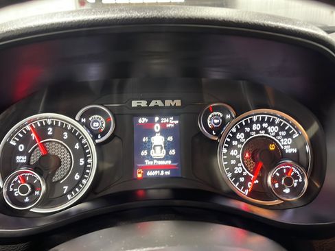 Used 2024 RAM 2500 Big Horn AWD/4WD image 5
