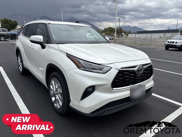 Used 2021 Toyota Highlander Limited FWD image 1