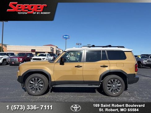 Used 2025 Toyota Land Cruiser w/ Premium Package AWD/4WD image 5
