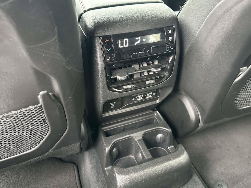Used 2023 Jeep Grand Cherokee L Limited AWD/4WD image 12