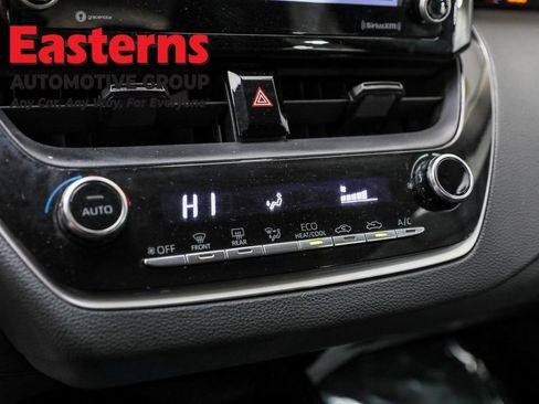Used 2022 Toyota Corolla LE image 19