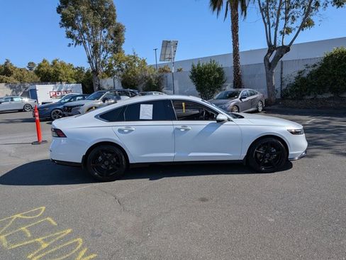Used 2025 Honda Accord Touring image 4