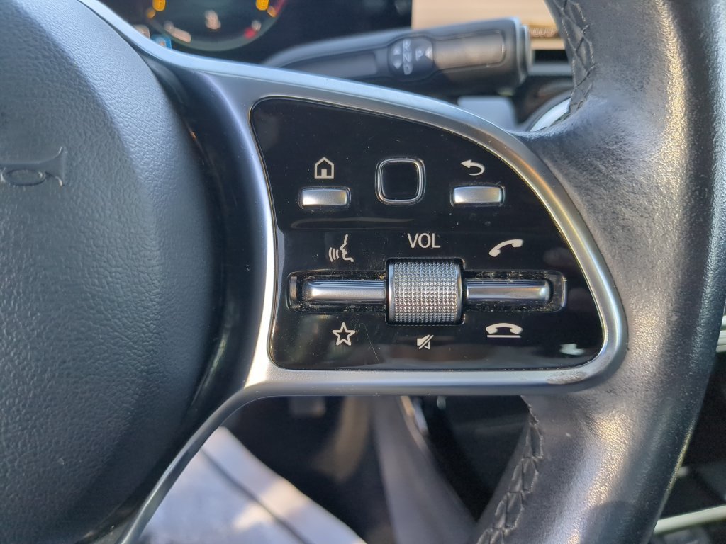 Used 2023 Mercedes-Benz CLA 250 w/ Premium Package image 31