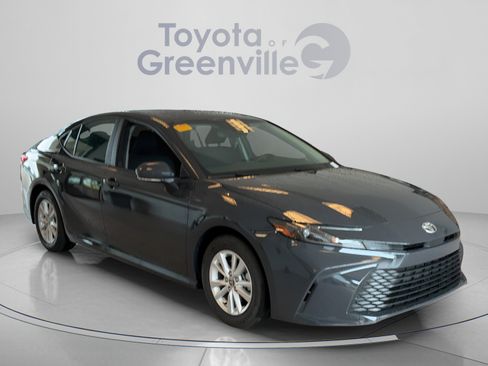 Used 2025 Toyota Camry LE w/ Convenience Package FWD image 8