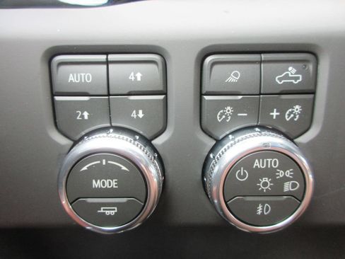 New 2026 GMC Sierra 3500 Denali Ultimate AWD/4WD image 17
