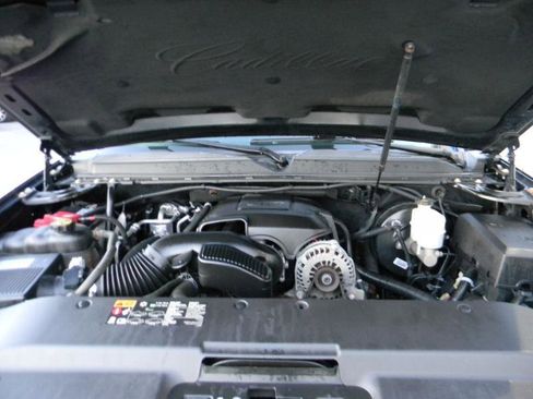 Used 2014 Cadillac Escalade Premium image 27