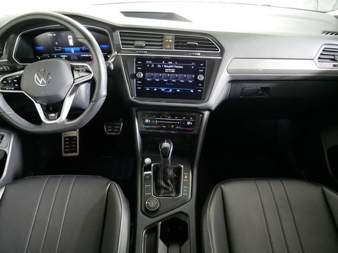 Certified 2024 Volkswagen Tiguan SE R-Line AWD/4WD image 10