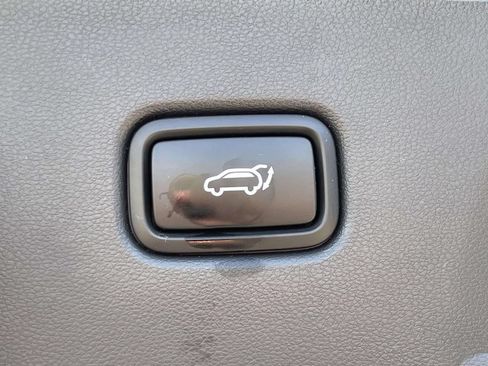 Certified 2025 Hyundai Tucson Limited AWD/4WD image 10