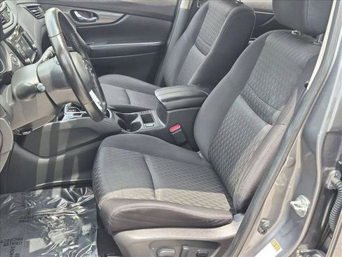 Used 2020 Nissan Rogue SV FWD image 15