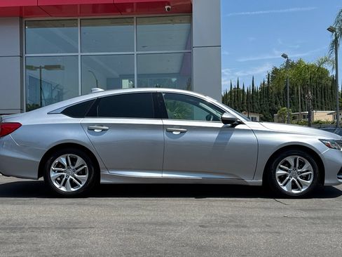 Used 2018 Honda Accord LX image 4