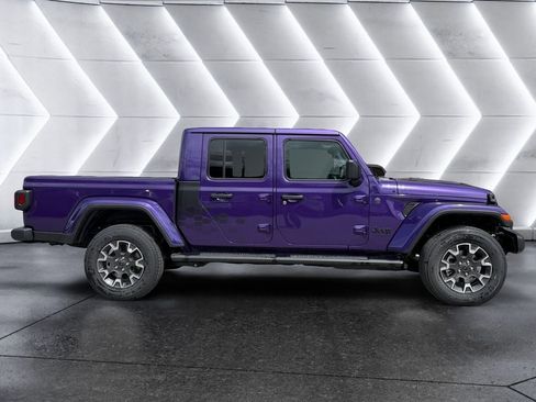 New 2026 Jeep Gladiator Sport AWD/4WD image 7