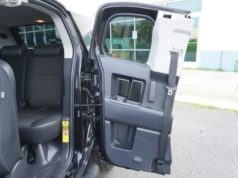 Used 2010 Toyota FJ Cruiser 4WD image 16