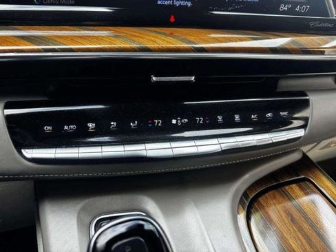 Used 2021 Cadillac Escalade Premium Luxury Platinum AWD/4WD image 38