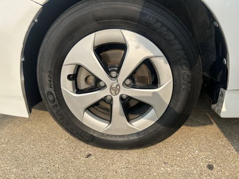 Used 2014 Toyota Prius One image 10