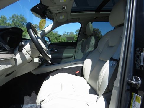 Used 2021 Volvo XC90 T6 Inscription image 11