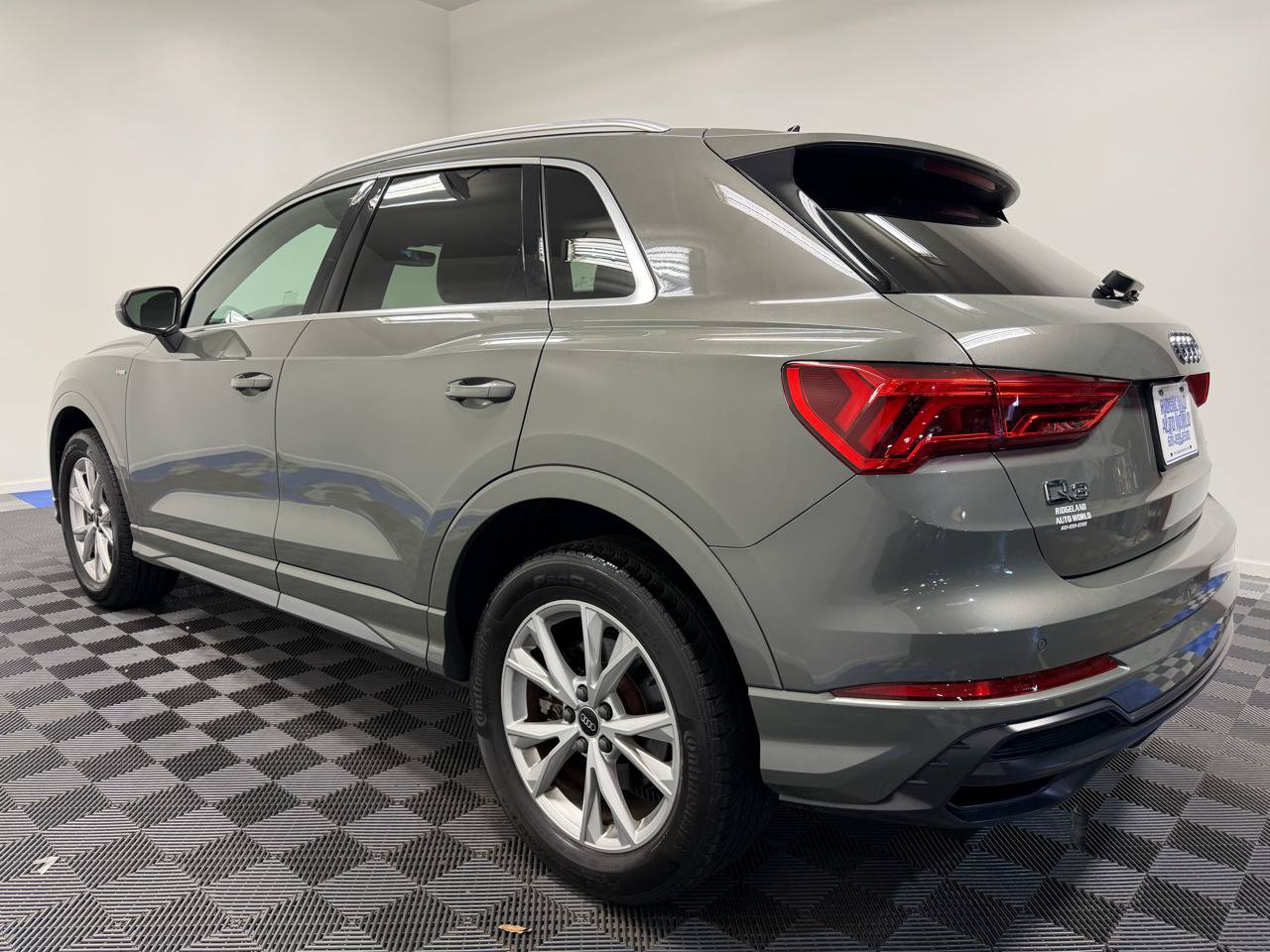 Used 2022 Audi Q3 2.0T Premium w/ Convenience Package AWD/4WD image 10