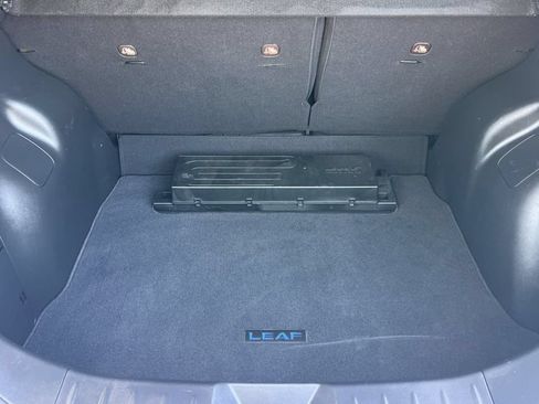 Used 2019 Nissan Leaf SL w/ SL Technology Package FWD image 17