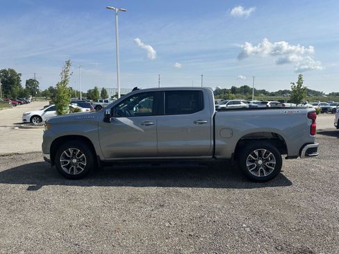 Used 2024 Chevrolet Silverado 1500 LT AWD/4WD image 10