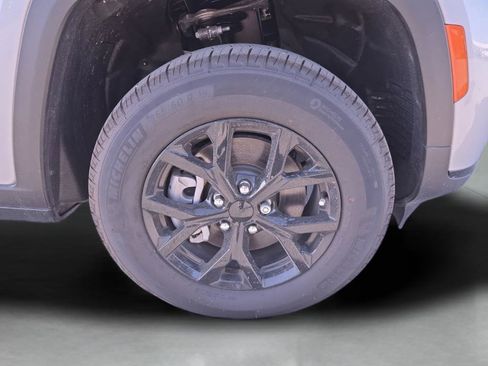 New 2025 Jeep Grand Cherokee L Altitude image 33