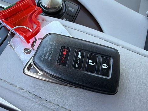 Used 2020 Lexus RX 450h AWD w/ Premium Package image 29