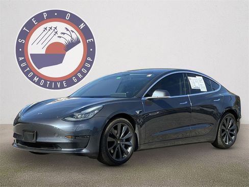 Used 2018 Tesla Model 3 Long Range image 2