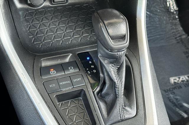 Certified 2022 Toyota RAV4 XLE w/ Convenience Package FWD image 23