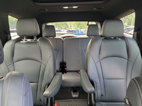 Used 2022 Buick Enclave Essence w/ Experience Buick Package FWD image 20
