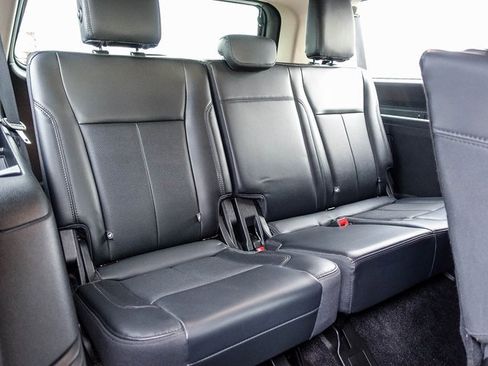 Used 2022 Ford Expedition Max XLT image 18