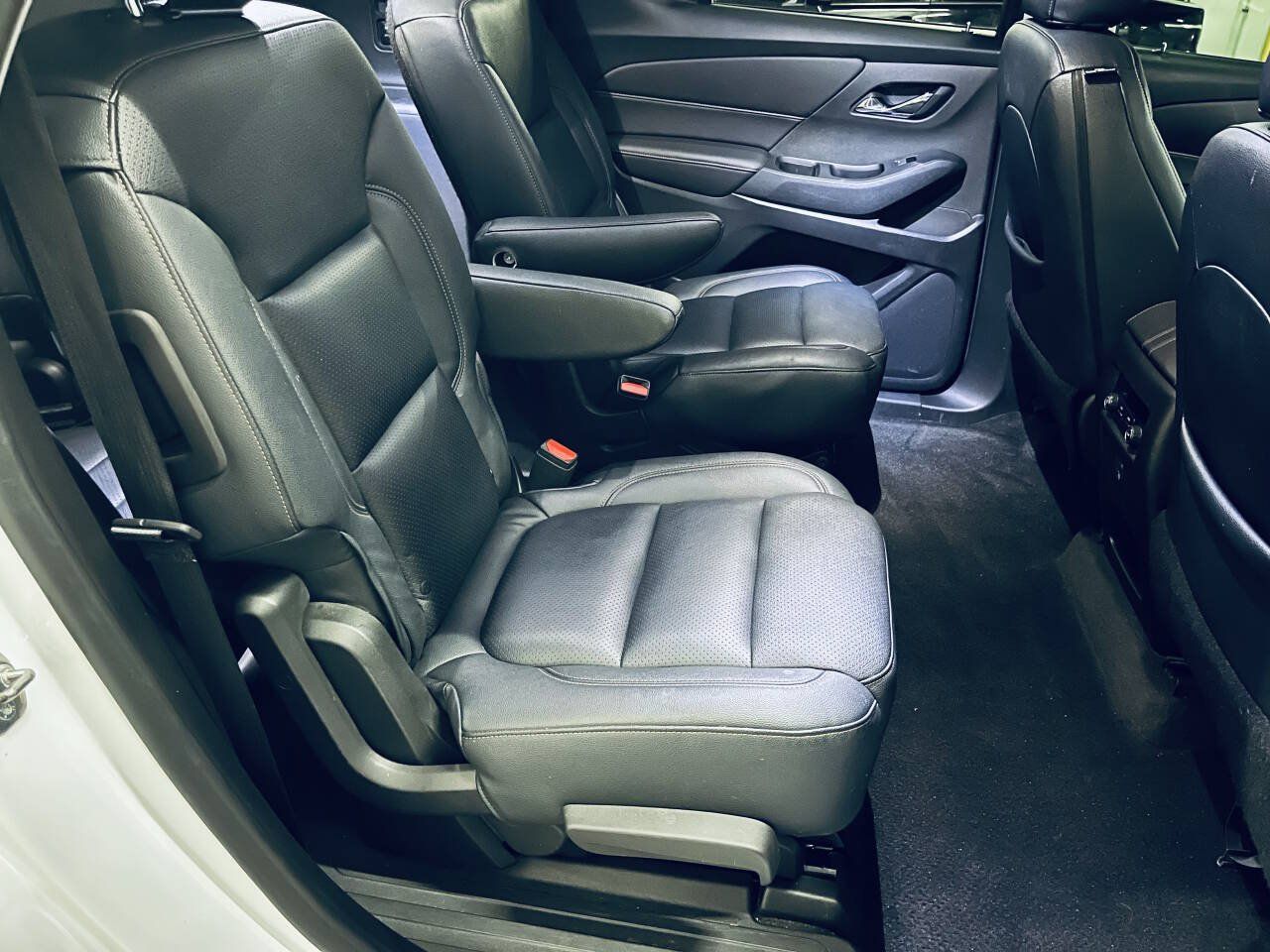 Used 2019 Chevrolet Traverse LT FWD image 20
