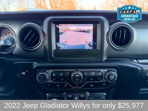 Used 2022 Jeep Gladiator Willys image 18