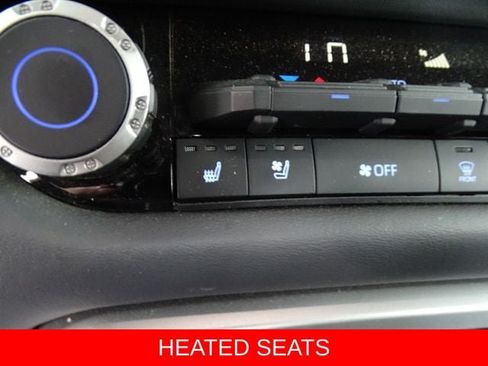 Used 2024 Toyota Tundra Platinum AWD/4WD image 14