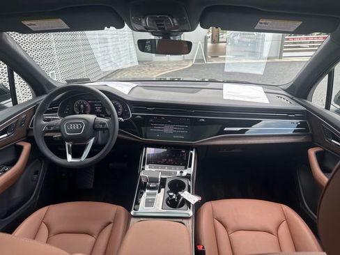 Used 2025 Audi Q7 3.0T Premium Plus image 13