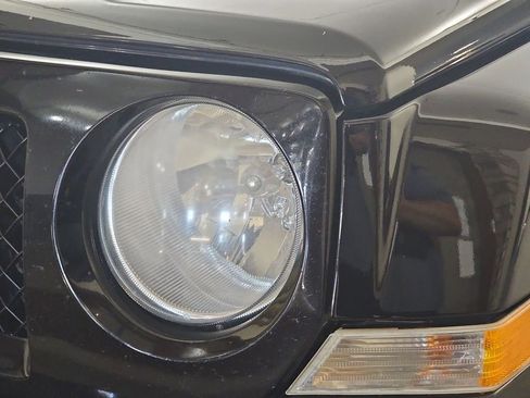 Used 2014 Jeep Patriot Latitude AWD/4WD image 31