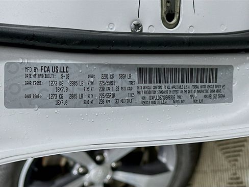 Used 2019 Jeep Cherokee Limited image 12