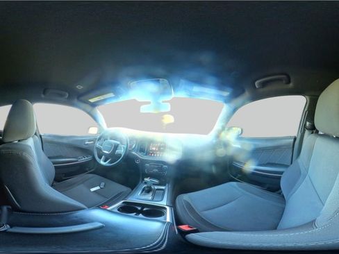 Used 2017 Dodge Charger SXT image 35