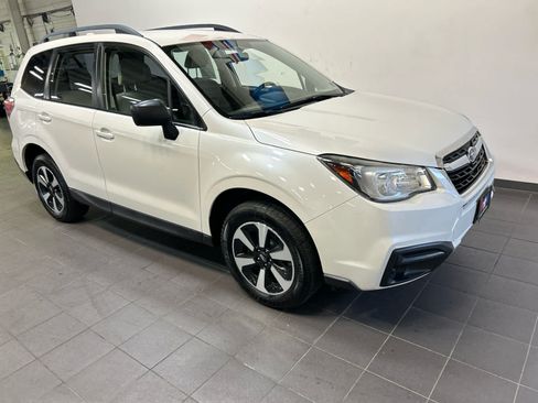 Used 2018 Subaru Forester 2.5i w/ Alloy Wheel Package AWD/4WD image 2
